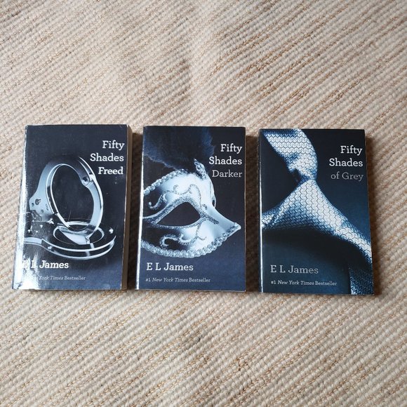 Fifty Shades trilogy book set - paperback - Picture 3 of 7